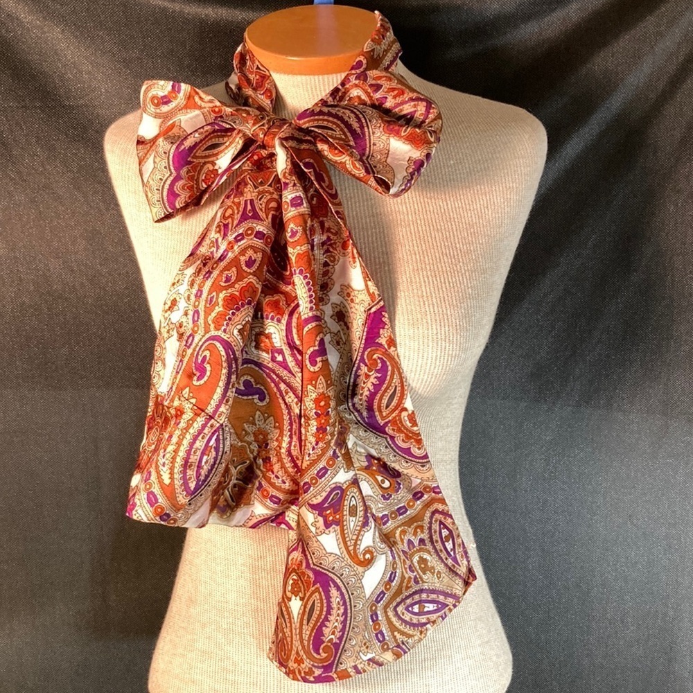 Vintage 1970’s womens tie scarf ala Diane Keaton. Purple brown paisley. 70” D